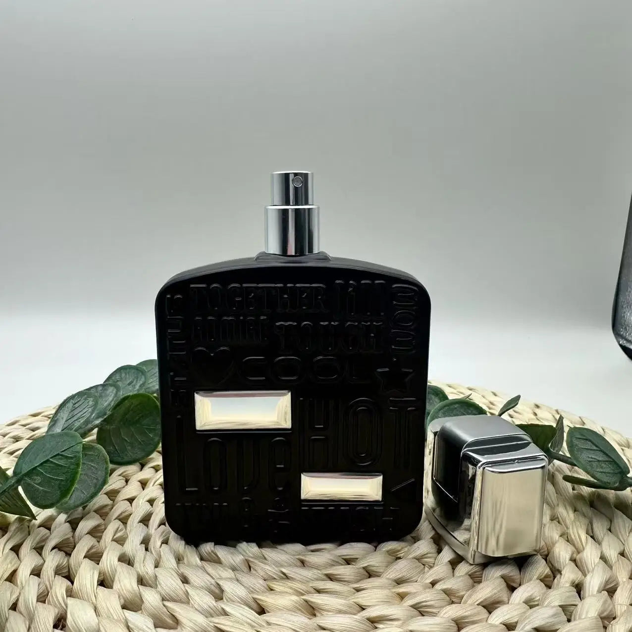 Arabian High-quality Neutral Perfume with Long-lasting Cologne Scent. Quality Perfume Supplier.