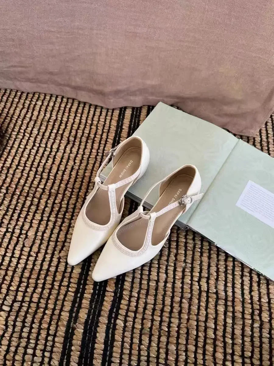 Summer fashion pointed-toe women's sandals Leather shoes with comfortable and elegant heels Available in strap style