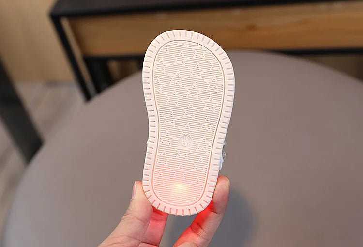 Summer Sandals New Fashion LED Light Kid Shoes Simple Versatile Retro Girl Shoe Princess Flower Lightweight Elegant Kid Sandals