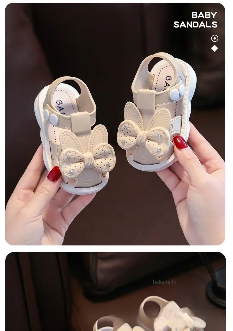 New Summer Outdoor Non-Slip Sandals for Girls Featuring Soft Soles And Lightweight Design Perfect for The Beach