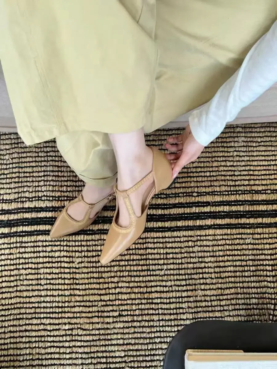 Summer fashion pointed-toe women's sandals Leather shoes with comfortable and elegant heels Available in strap style
