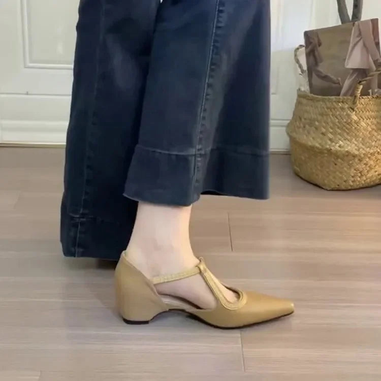 Summer fashion pointed-toe women's sandals Leather shoes with comfortable and elegant heels Available in strap style