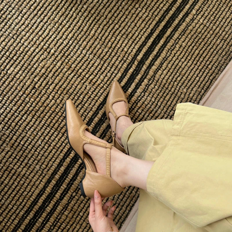Summer fashion pointed-toe women's sandals Leather shoes with comfortable and elegant heels Available in strap style