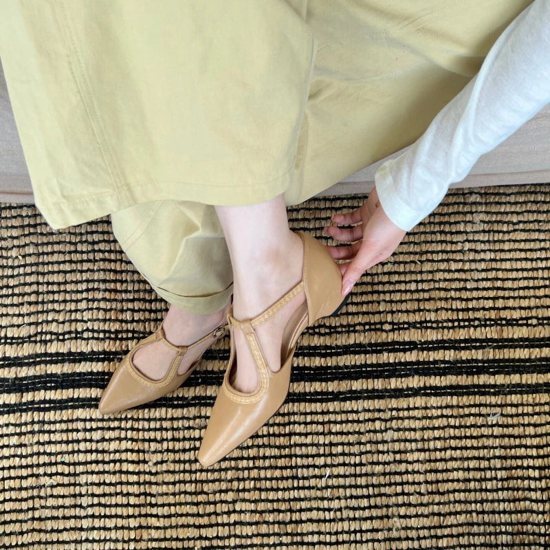 Summer fashion pointed-toe women's sandals Leather shoes with comfortable and elegant heels Available in strap style