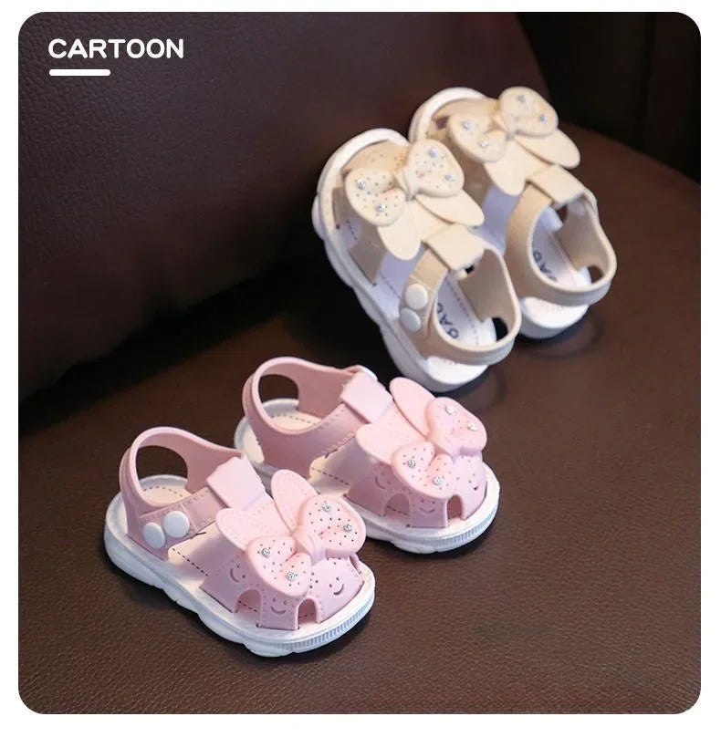 New Summer Outdoor Non-Slip Sandals for Girls Featuring Soft Soles And Lightweight Design Perfect for The Beach