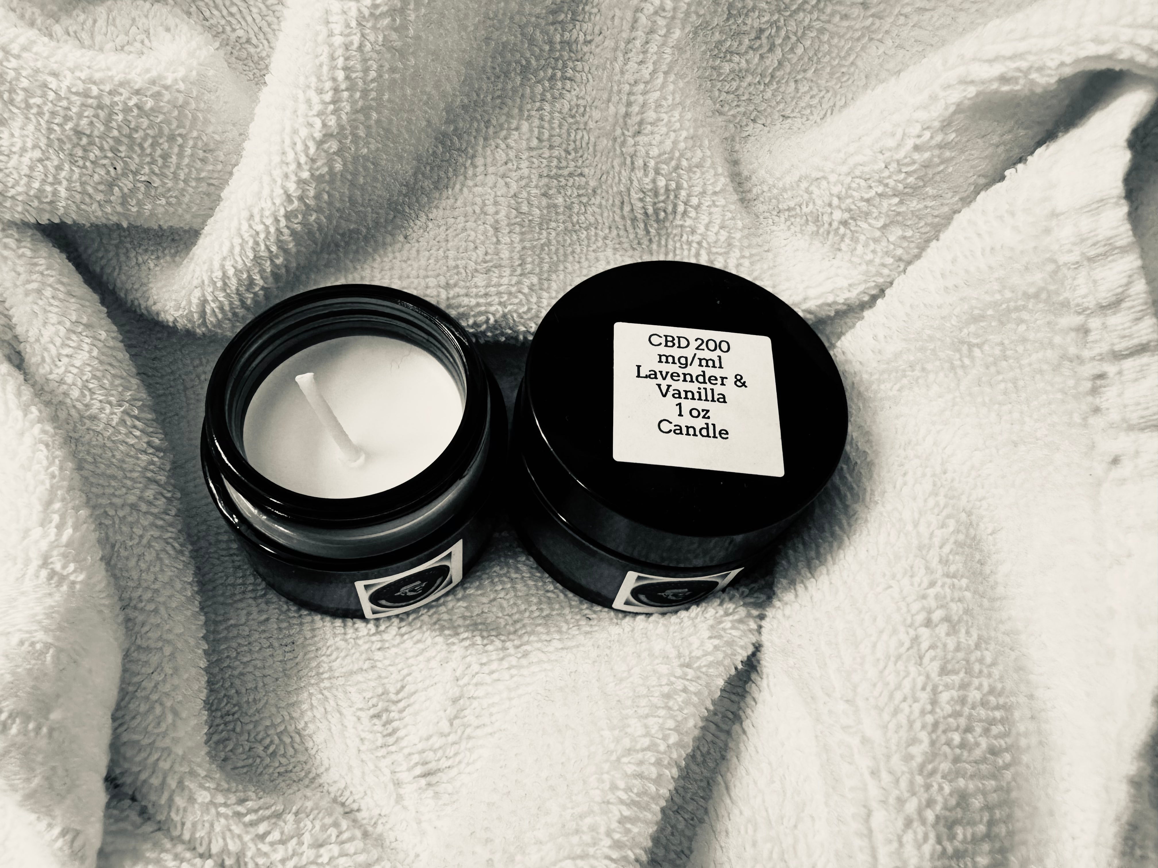 CBD 200 mg/ml Lavender & Vanilla Candle