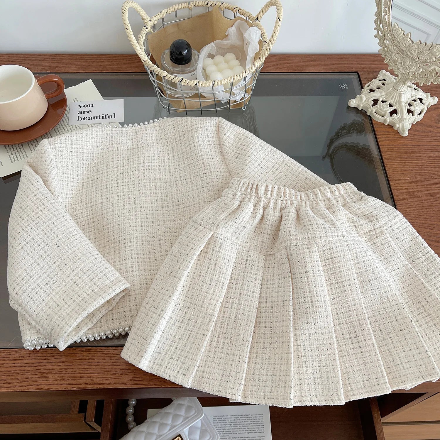 Yangqi Spring New Korean Version of Girls Fashion Temperament Small Fragrant Wind Girl Set Pleated Skirt Two-piece Set