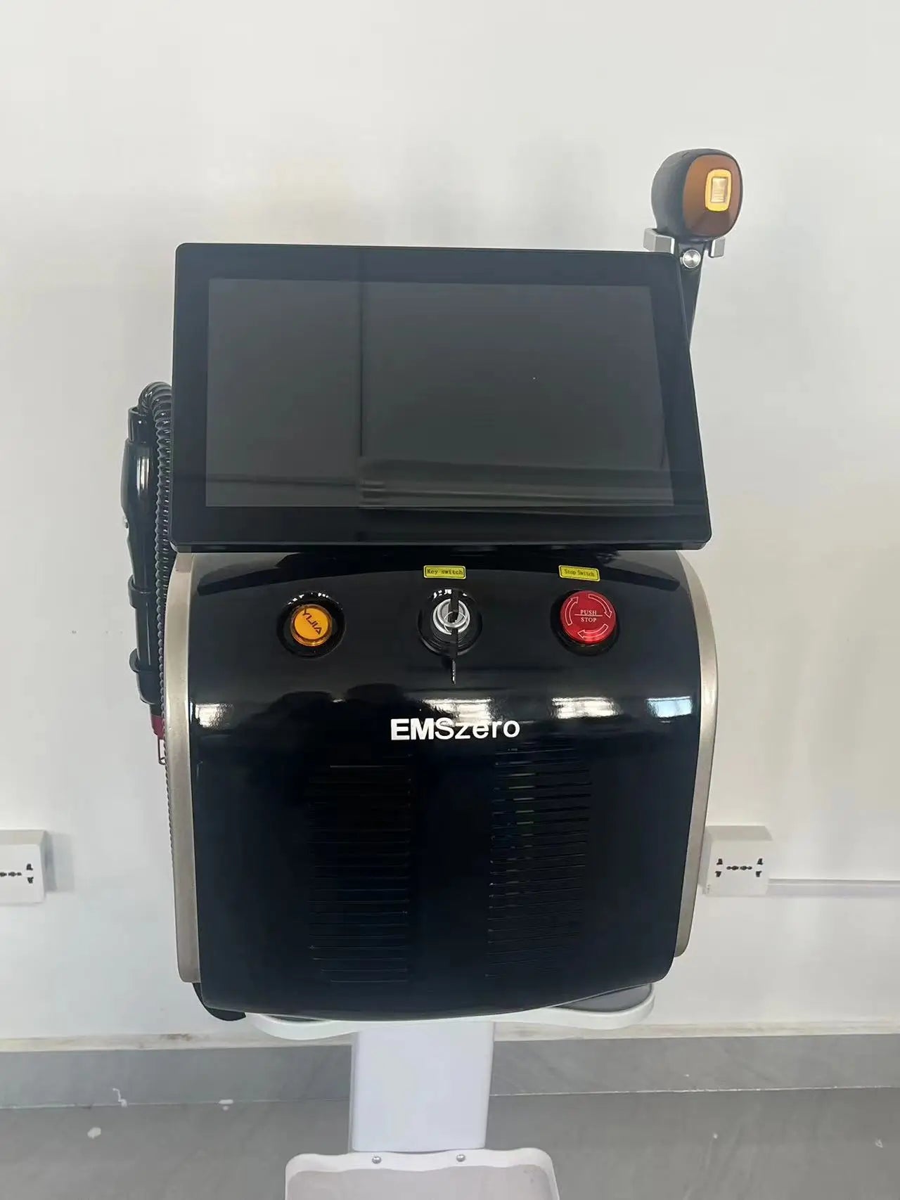 2in1 Soprano Titanium Ice Platinum Diode 755 808 1064nm 3 Wavelength Laser ND:YAG Machine Painless Hair Removal Machine