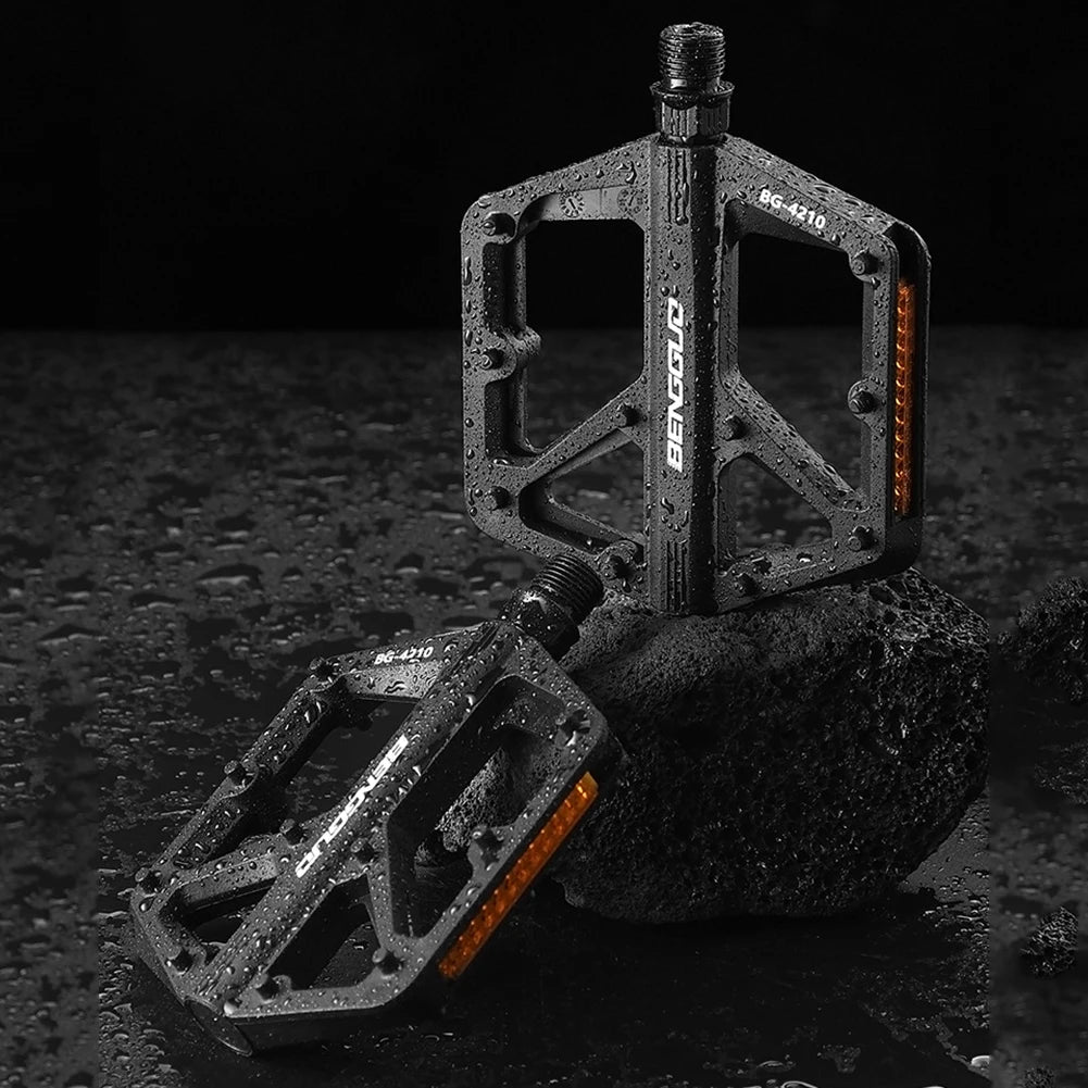 Double DU Bearing Nylon Bicycle Pedals with Reflector Ultralight Bike Pedals Bicycle Platform Pedals Bike Accessories