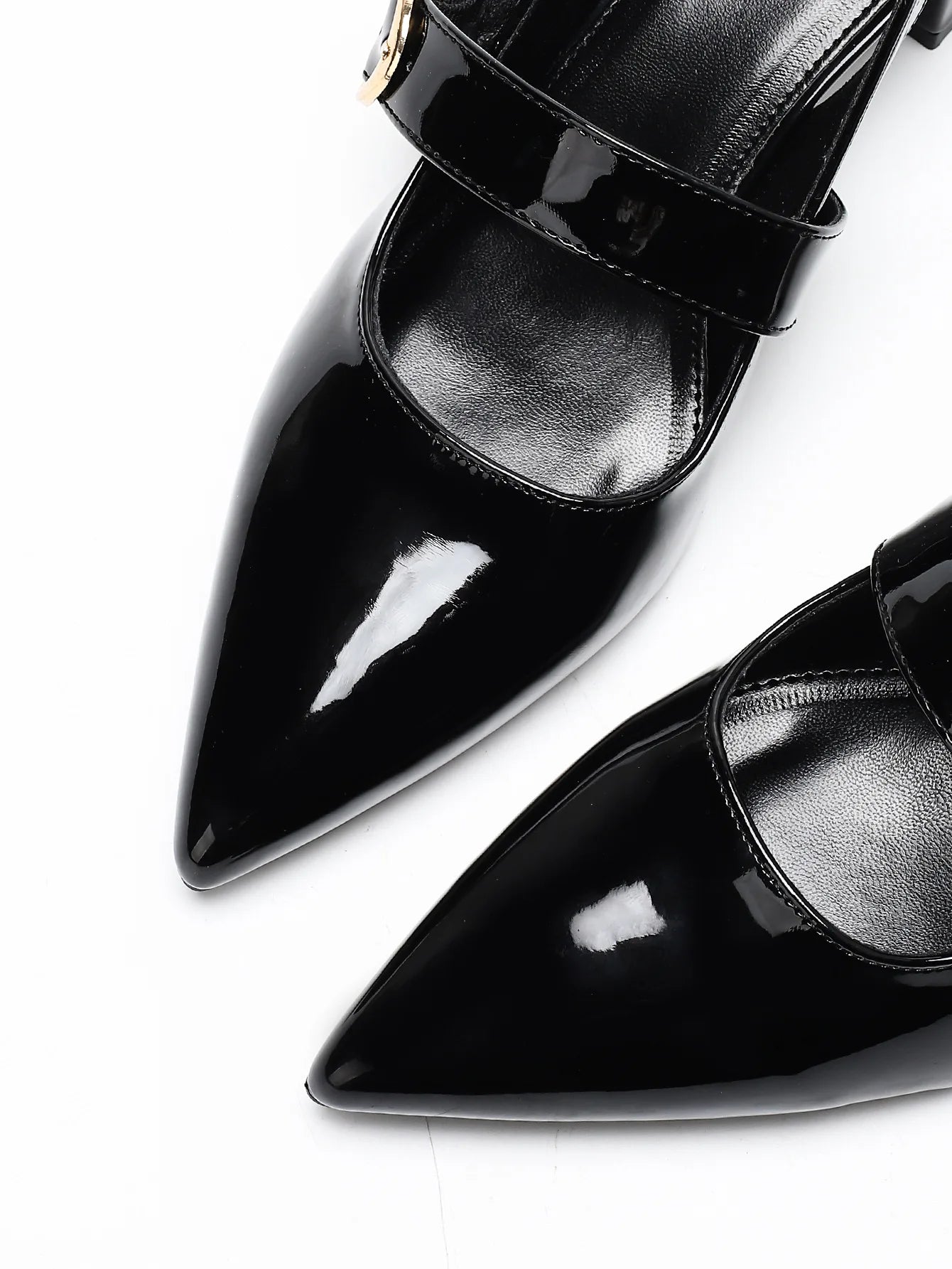 Women's summer sandals2026New French-style pointed-toe, closed-toe, chunky-heeled high-heeled shoes