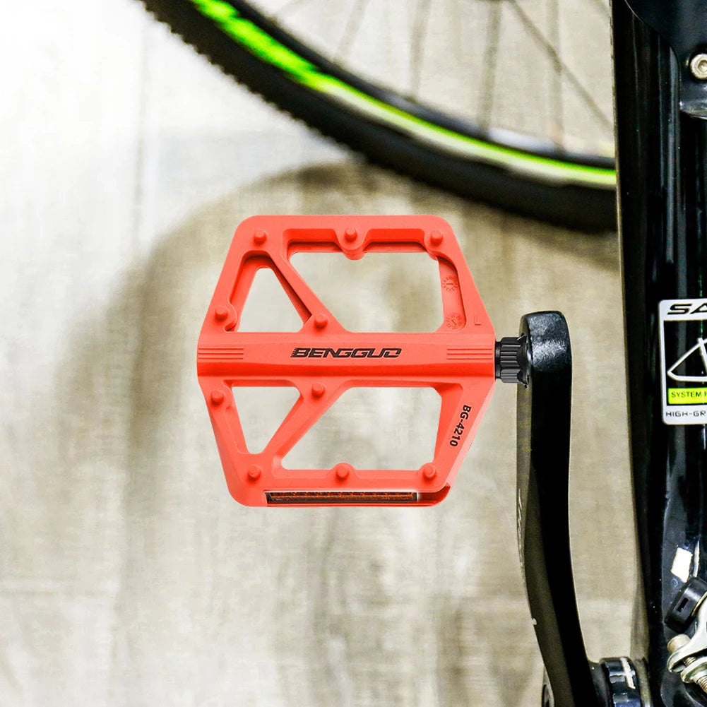 Double DU Bearing Nylon Bicycle Pedals with Reflector Ultralight Bike Pedals Bicycle Platform Pedals Bike Accessories