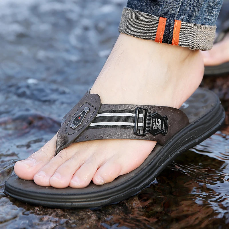 Men's Summer Sandals Anti-Slip Soft Bottom Fashionable Slip-On Comfortable Versatile Wear-Resistant Flat Sandals-902